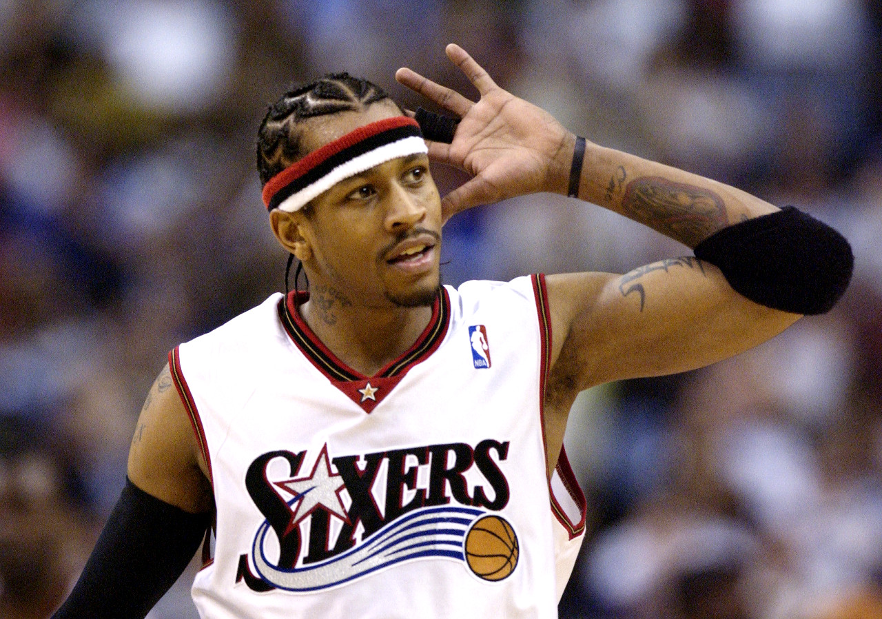 总穿黑T 总穿黑T